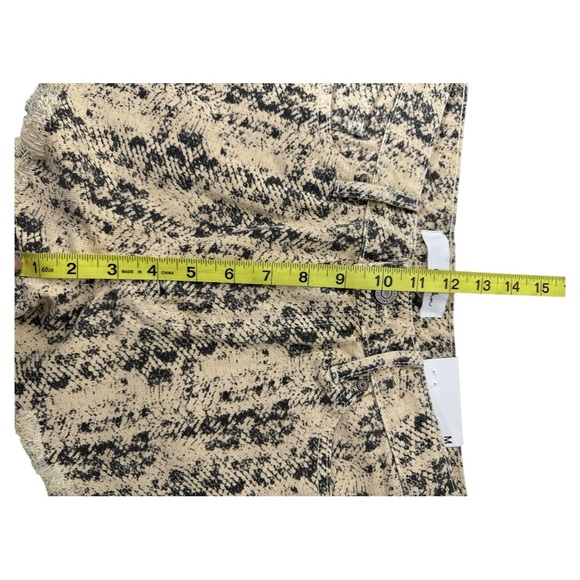 Kancan High Rise animal/snake print shorts Medium NWT - Picture 4 of 5